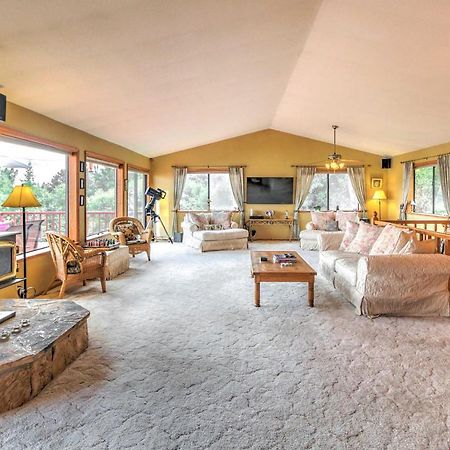 Spacious Kelseyville Home With Large Lakefront Deck! Exterior photo
