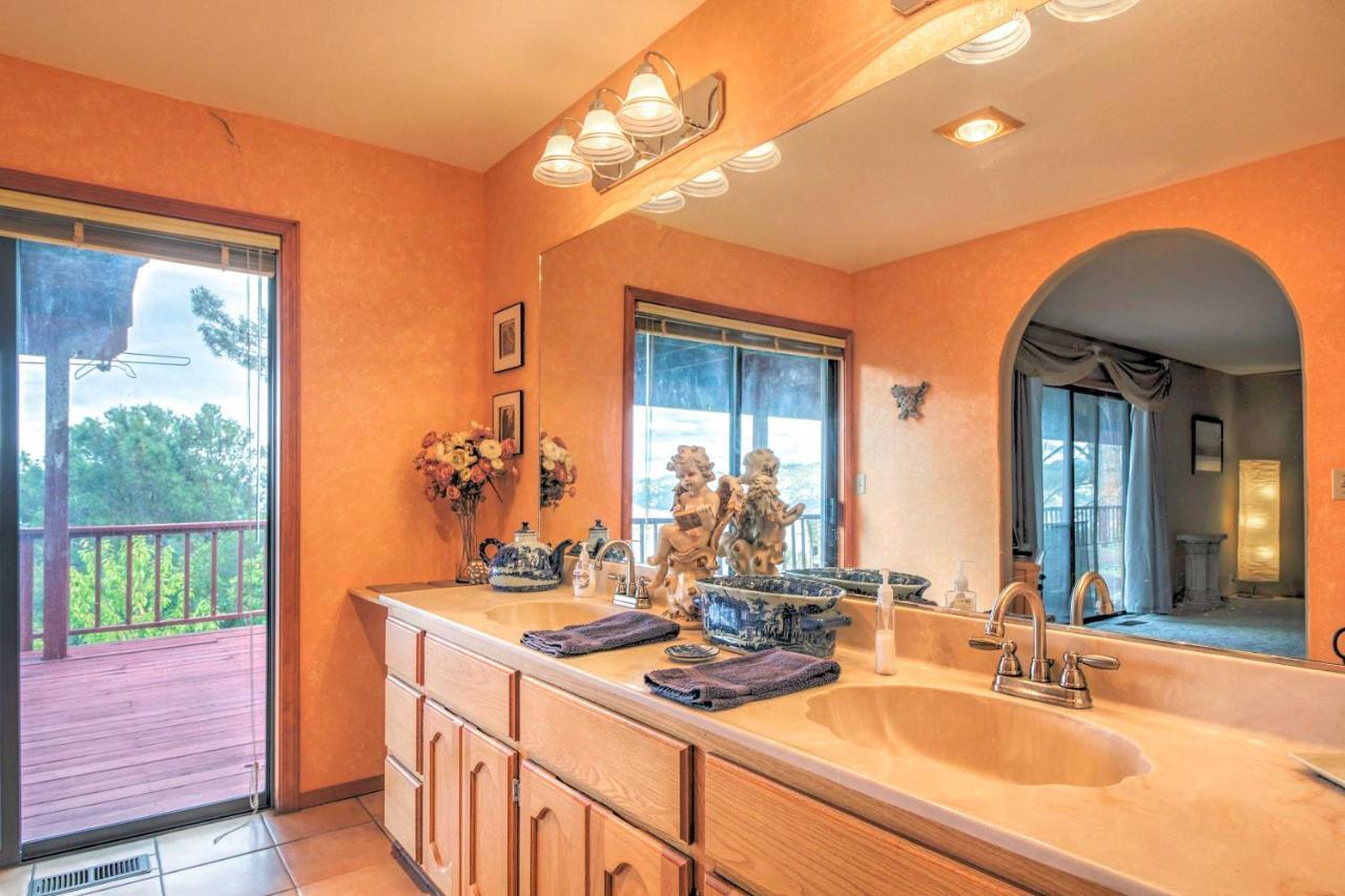 Spacious Kelseyville Home With Large Lakefront Deck! Exterior photo