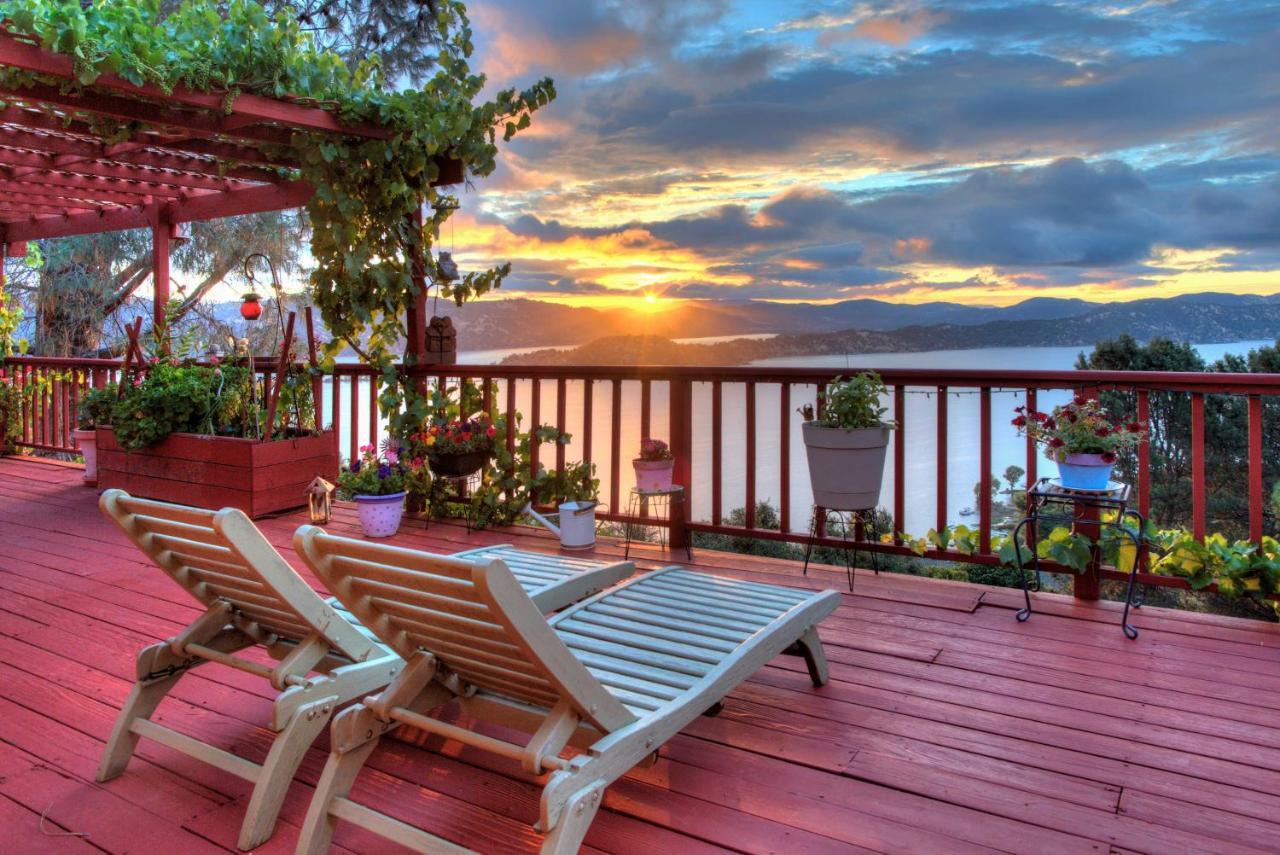 Spacious Kelseyville Home With Large Lakefront Deck! Exterior photo