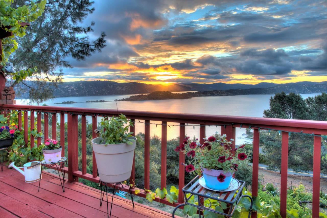 Spacious Kelseyville Home With Large Lakefront Deck! Exterior photo