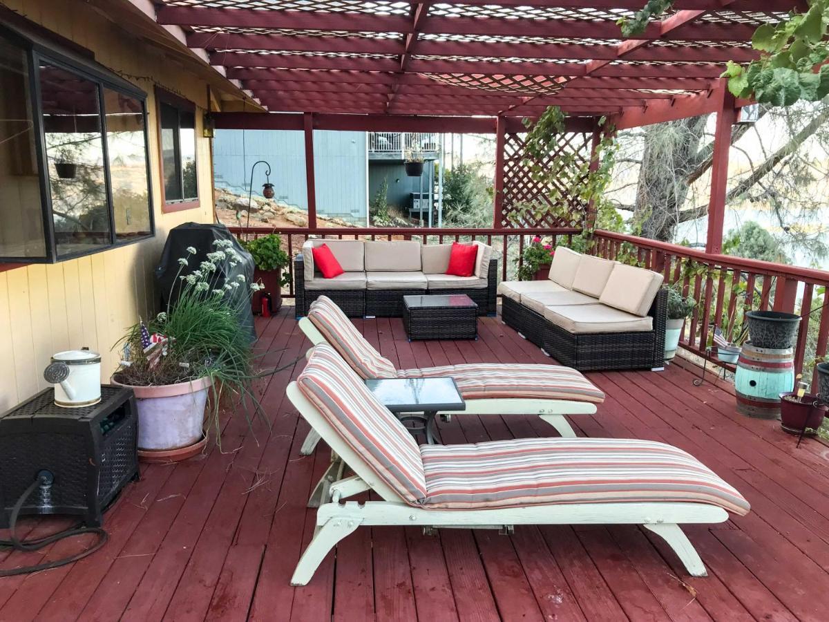 Spacious Kelseyville Home With Large Lakefront Deck! Exterior photo